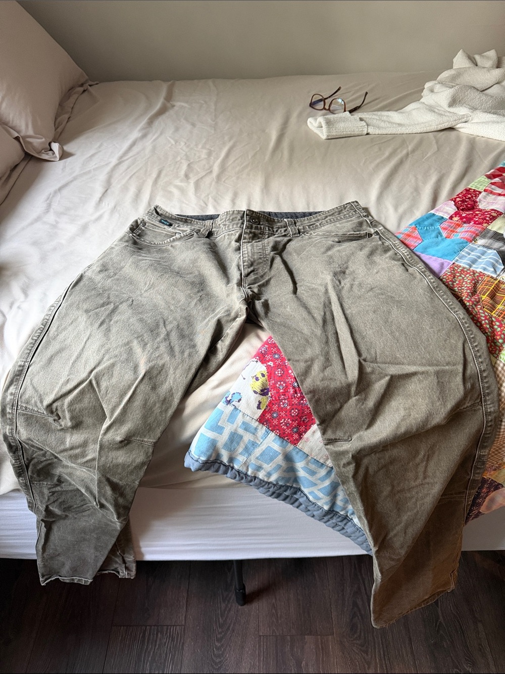 KIHL Straight-Leg Jeans in Olive Green